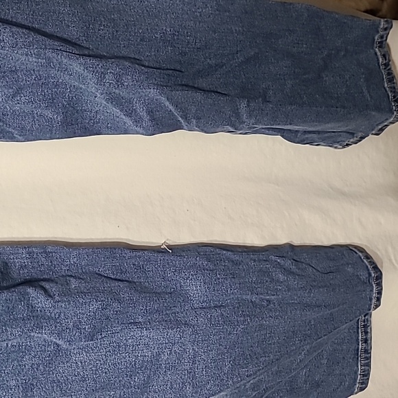 R1893 Medium Wash Distressed Jeans - Picture 6 of 7